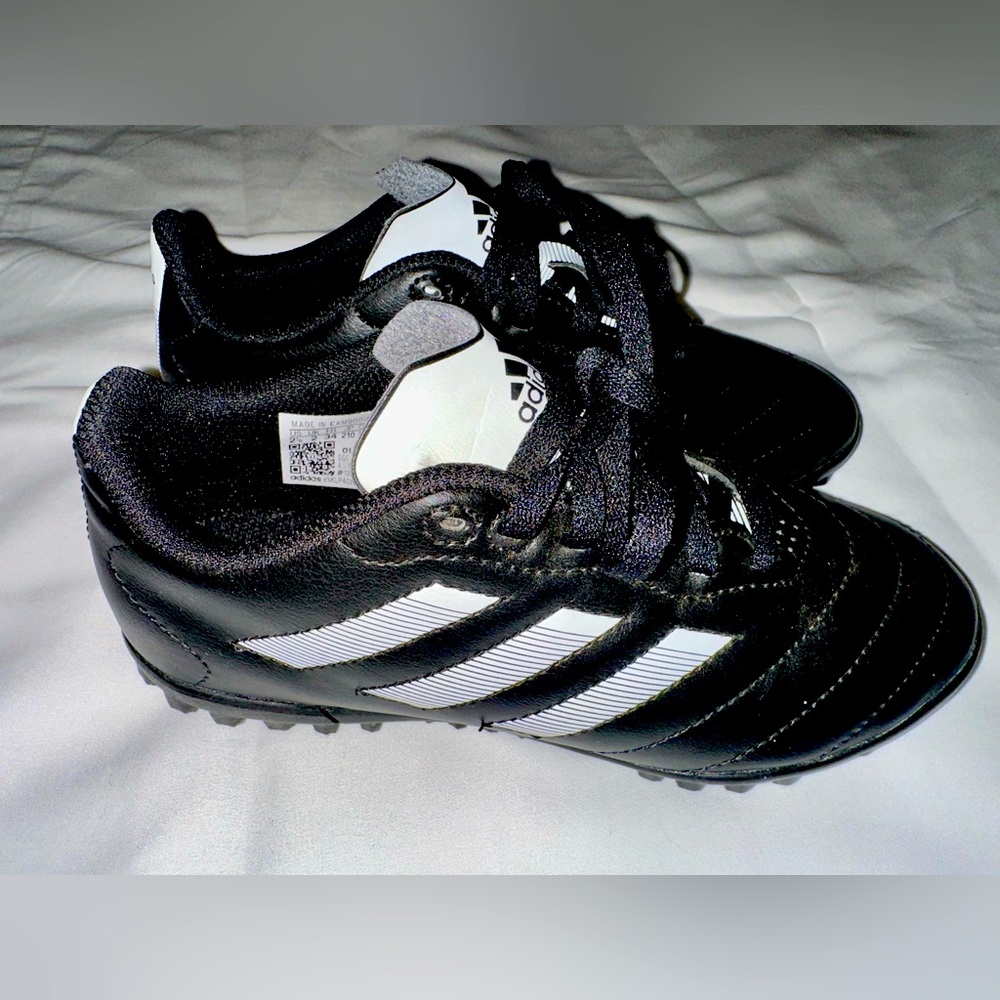 New adidas Kids' Goletto VIII Turf Soccer Cleats
Size 2 1/2